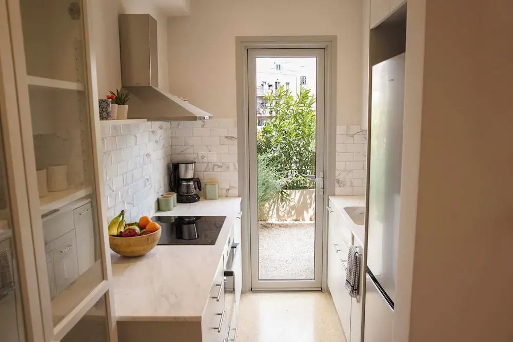 Contemporary Athenian Escape GHH