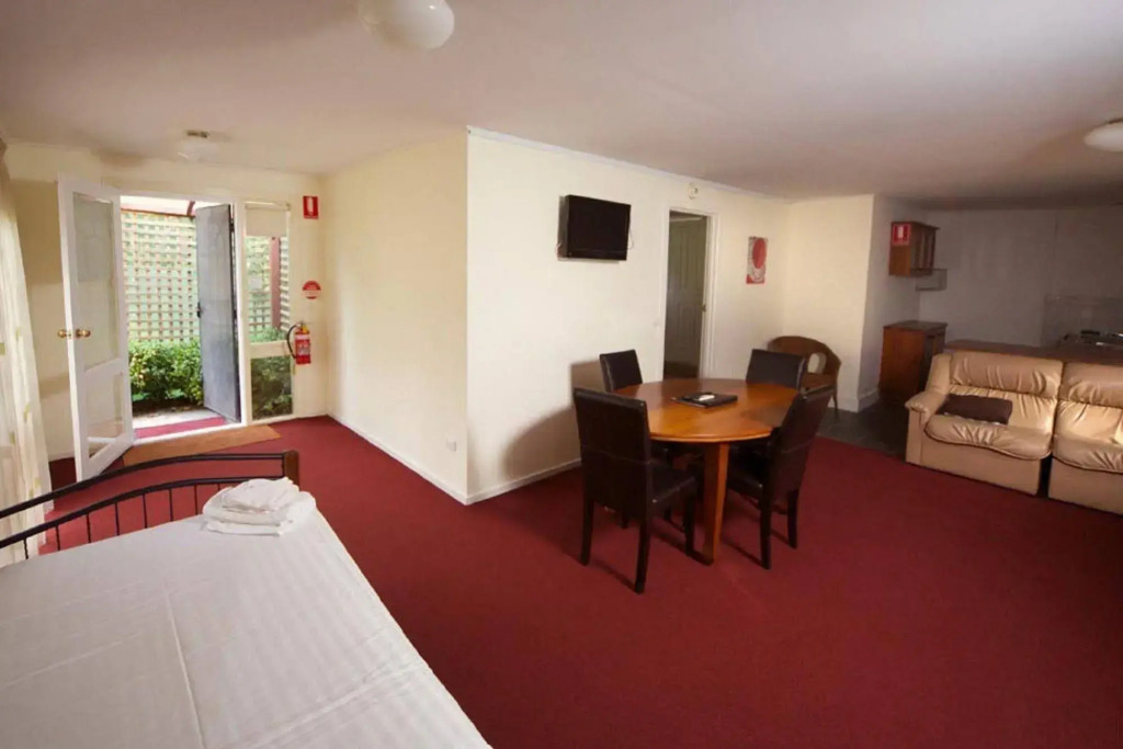 Sanctuary House Resort Motel