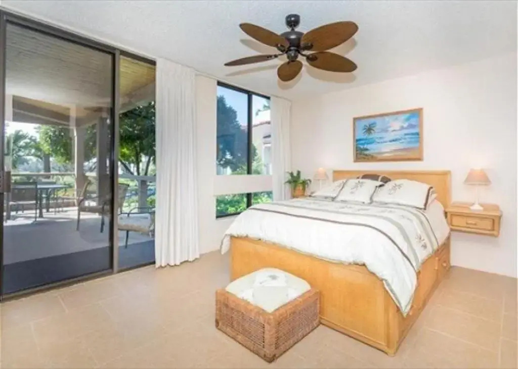 Surf & Racquet Club Lovely open and airy 2bd/2bth 2nd floor unit.