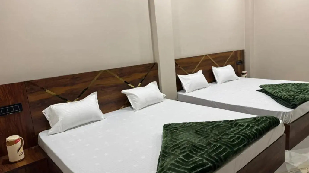 Capital O 14489 Hotel Aryan