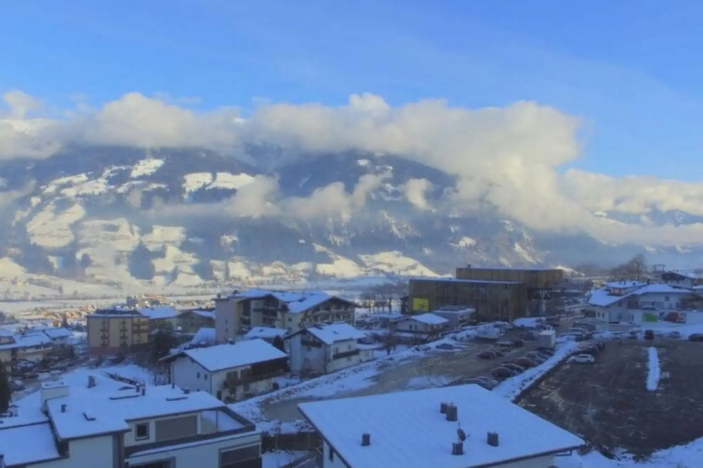 Top holiday apartment in Fügen with ski room and terrace