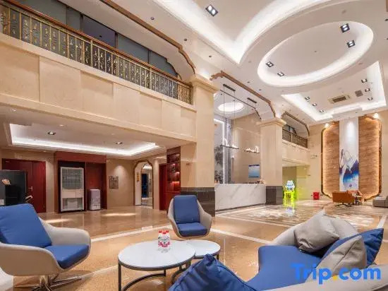 Golden Chau Apartment (Chaozhou Dongbao Plaza Zuoyicheng People's Square)