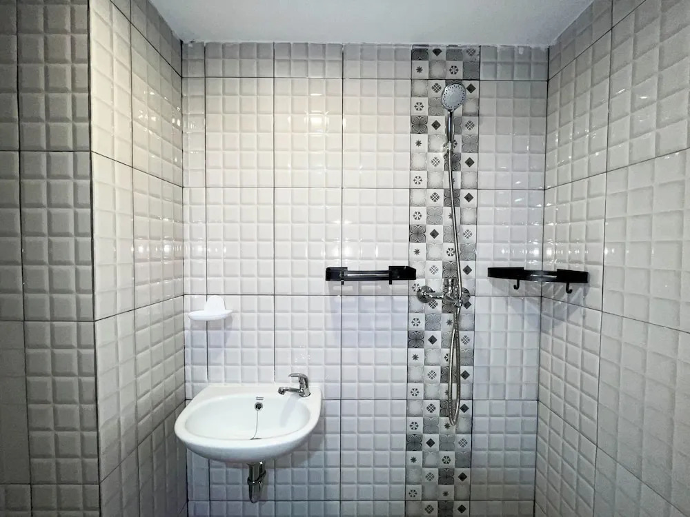 Modern Look Studio At De Prima Apartment
