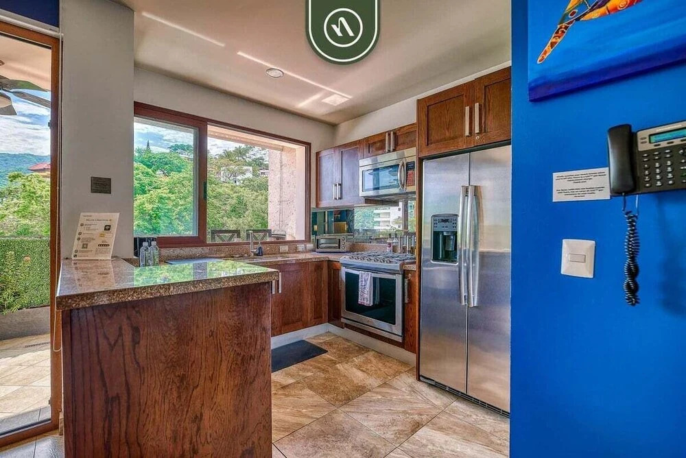 1 BR Condo - Amazing Sunsets From the Roof - Pool