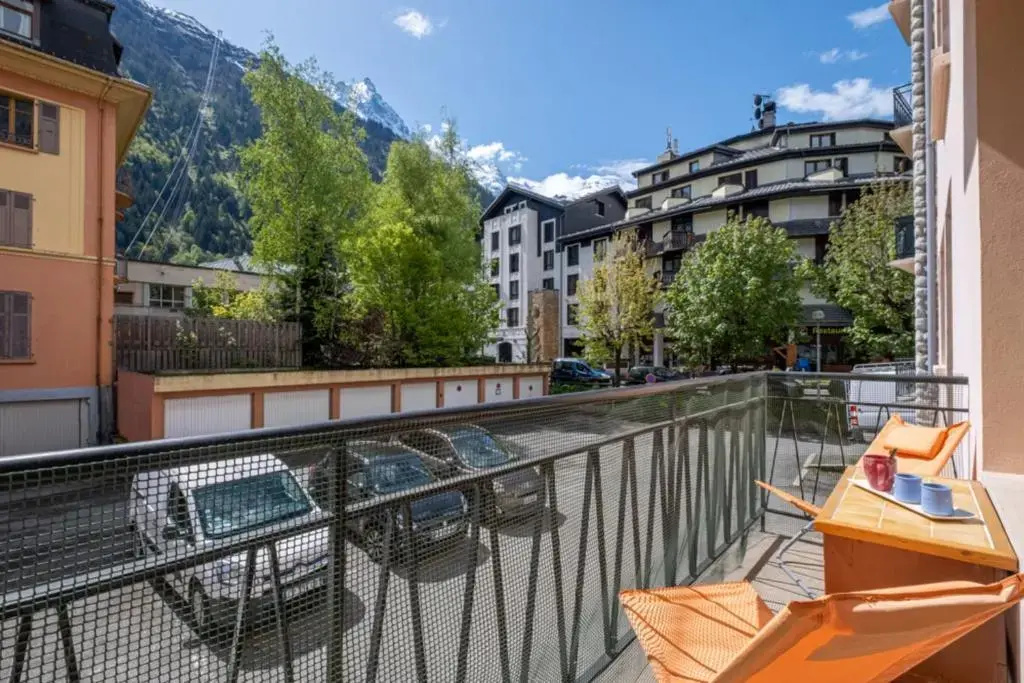 Warm Haven in Chamonix with Balcony