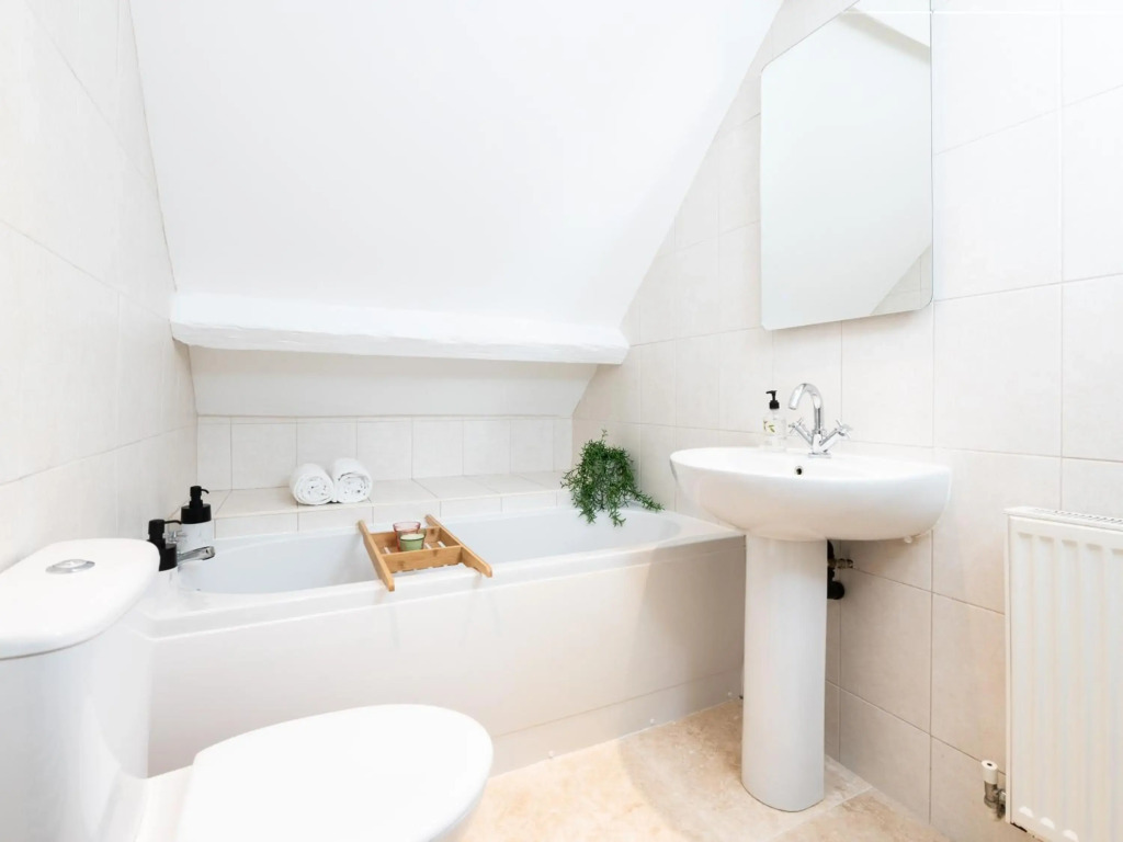 Scarborough Stays - Captain Bay Apartments