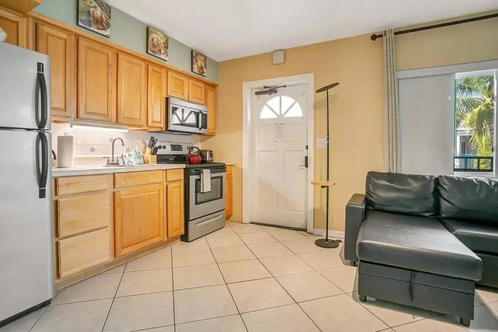 Five Palms Suite 209 - Daily - Weekly - Monthly