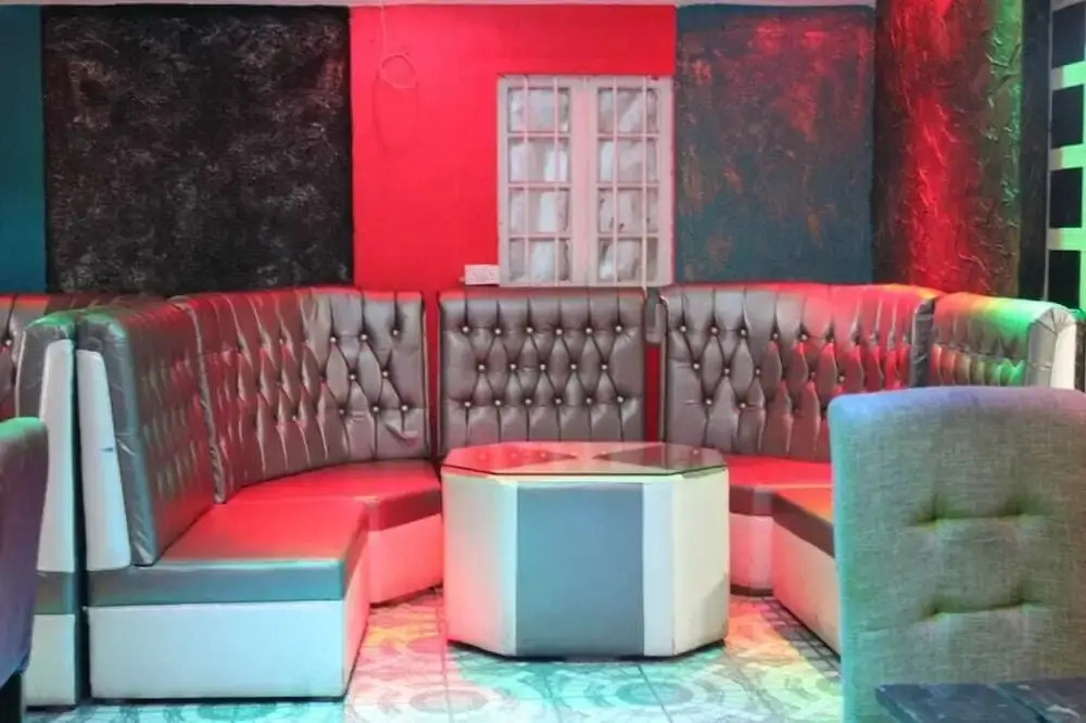 old station lounge