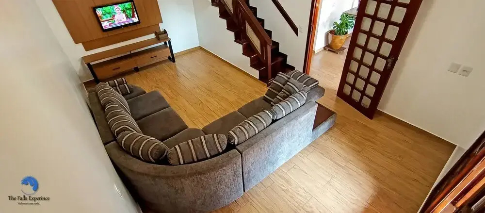 Casa com Piscina e Churrasqueira