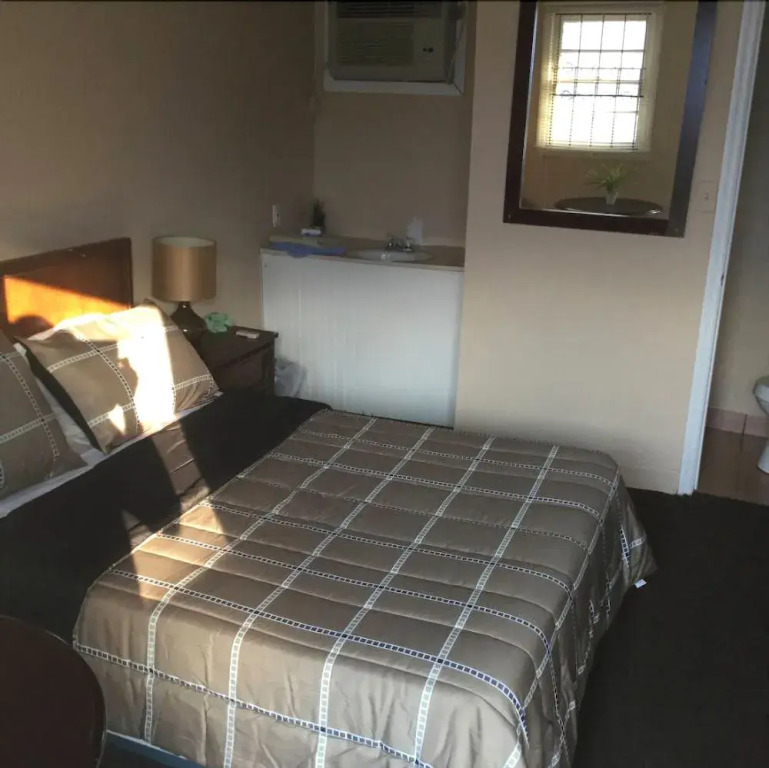 Riviera Motor Lodge