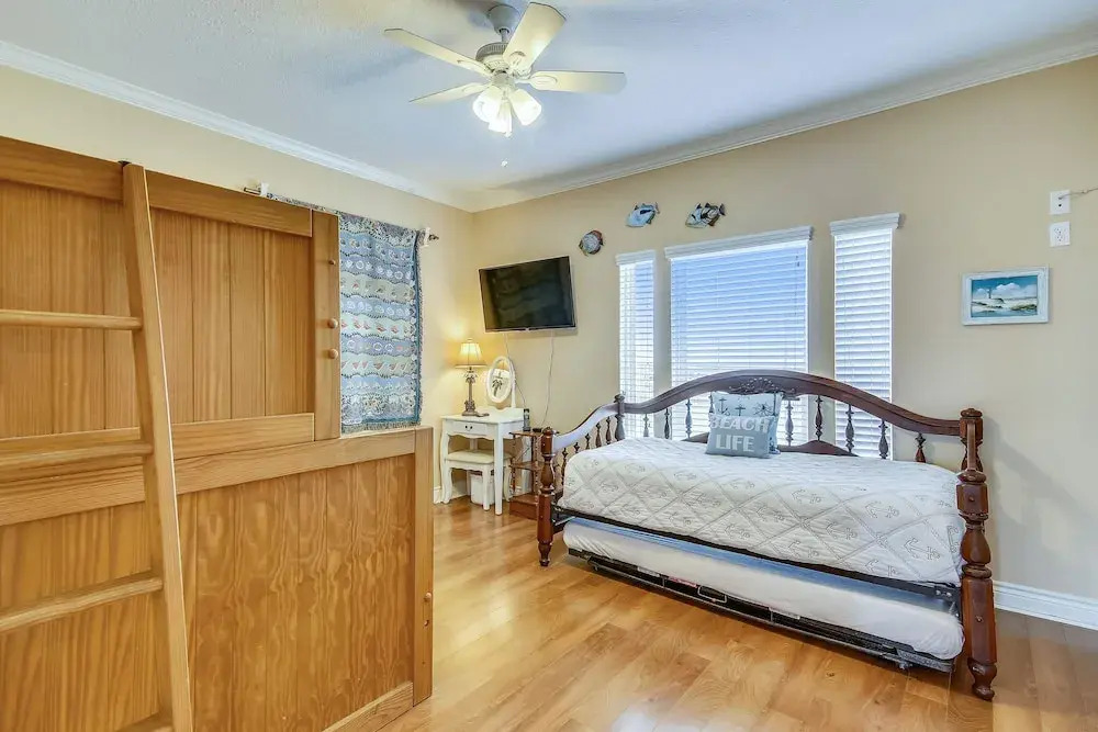 Beachfront Melody 4 Bedroom Home