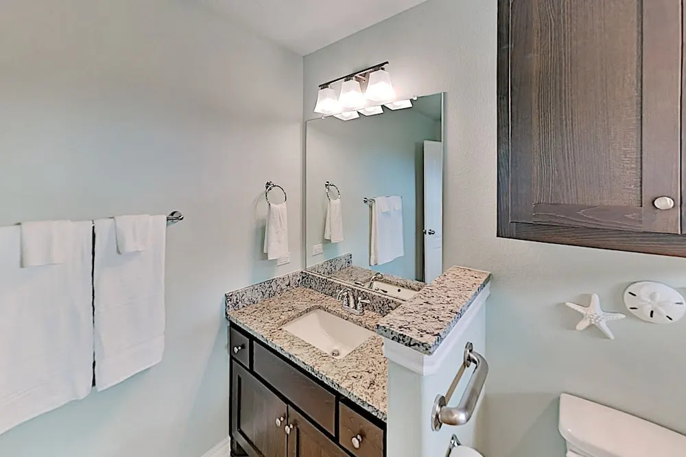 All-suite Bayview W/ Fenced Yard & Roof Deck 2 Bedroom Home