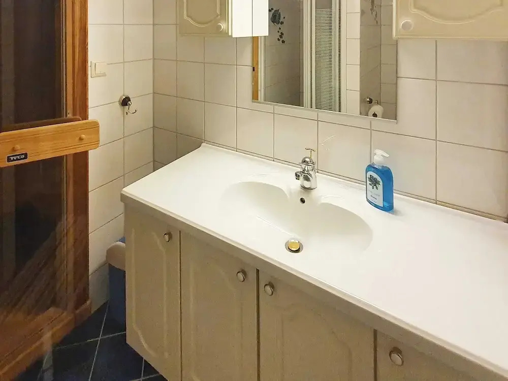 2 Person Holiday Home in Aheim