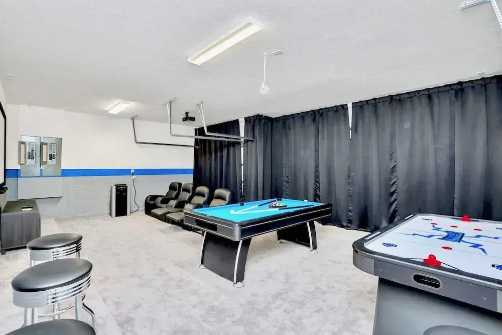 15br Mansion - With Pool Hot Tub Netflix