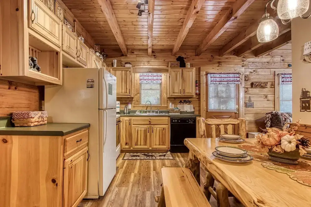 Er 247 - Legacy Lodge Great Location - Close To Town! 2 Bedroom Cabin by RedAwning