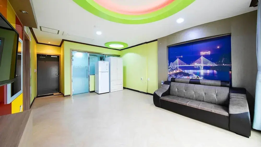 Yeosu The King Pension