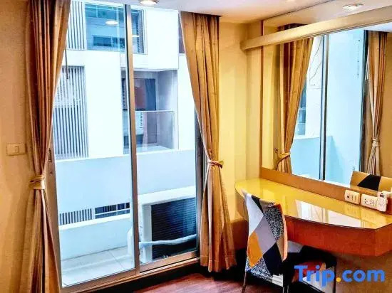 Short-Term Rental Allowed - 6D Downtown BKK Serviced Apartment