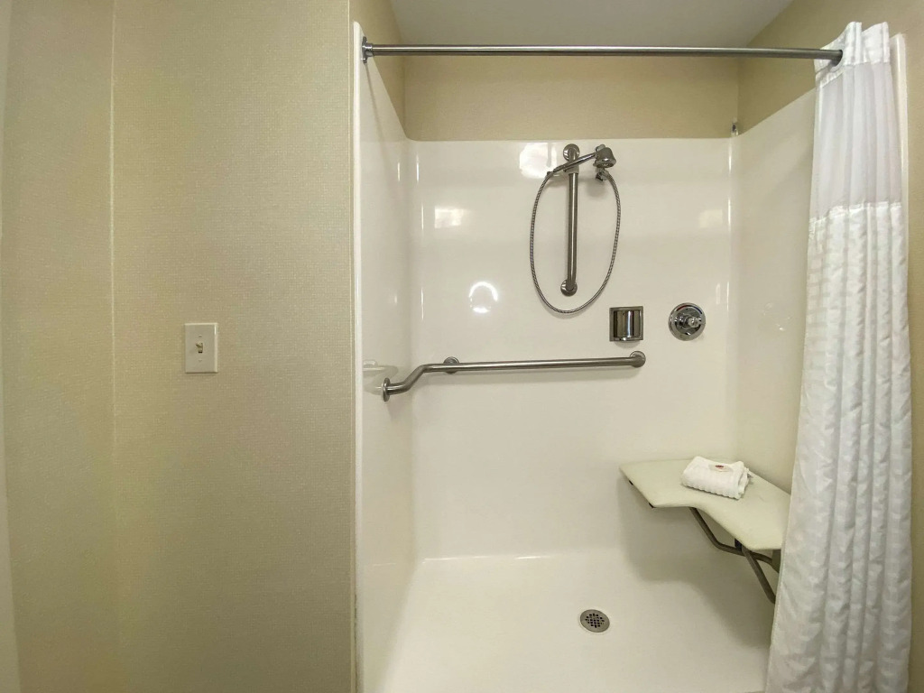 Comfort Inn East Windsor - Springfield