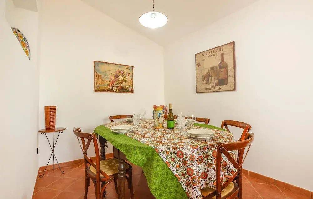 Nice Apartment in Menfi With 2 Bedrooms and Wifi