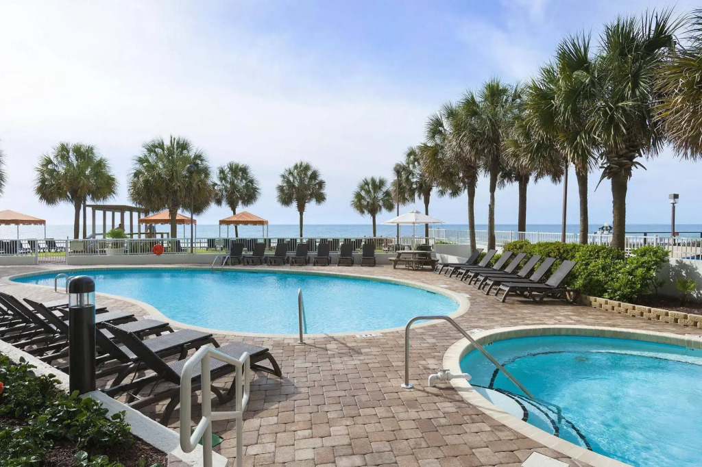 Breakers Oceanfront Boutique Resort on 27th