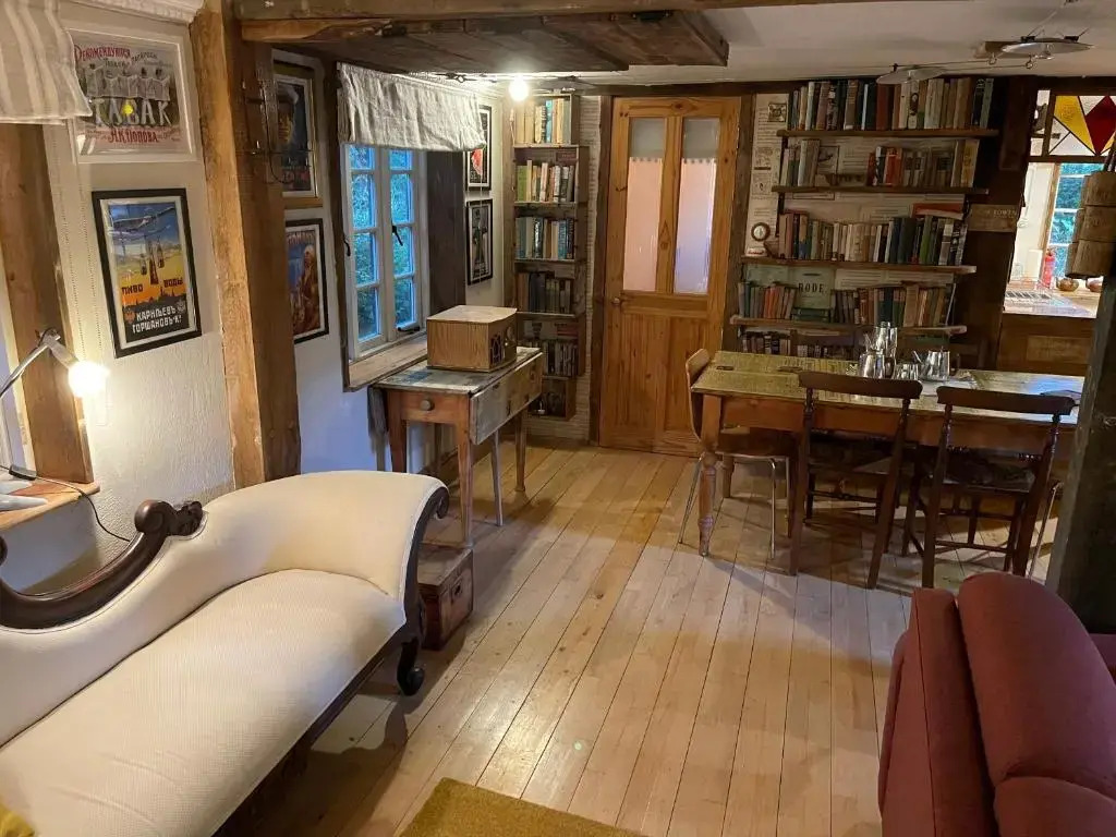 Remarkable Boultons Barn With hot tub & opt Sauna