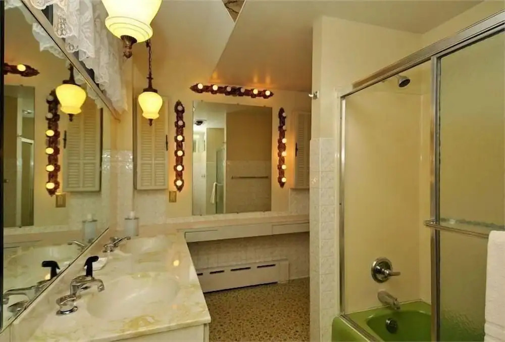 Second Street Suite