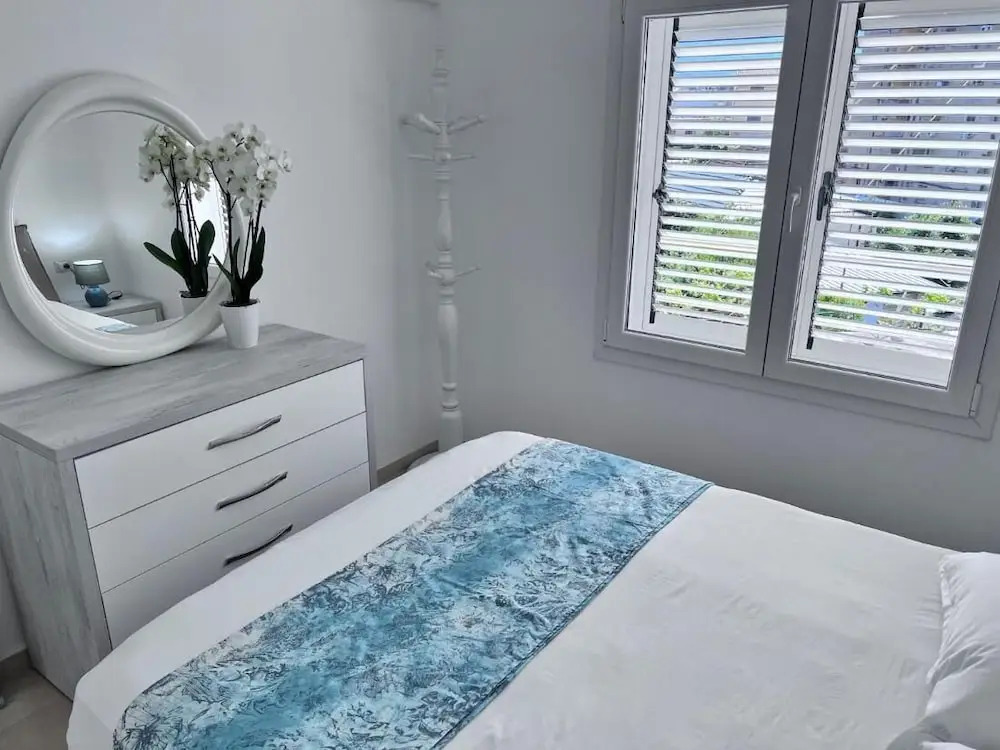 White Luxury Apartment