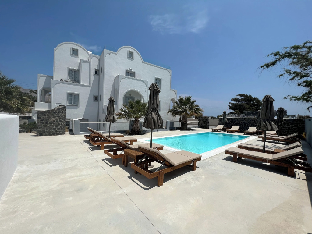 White Lily Suites & Lofts