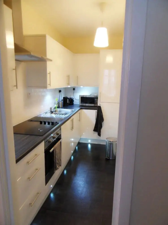 1 bed flat off Royal Mile