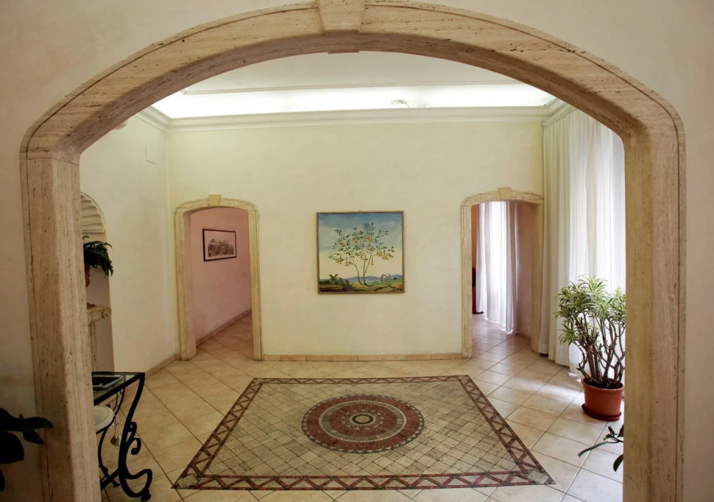 Hotel Embassy
