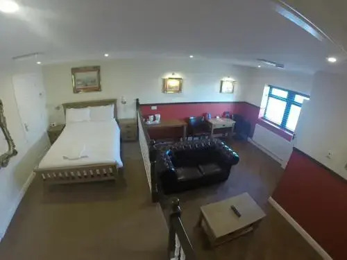 The Golden Ball Cottages