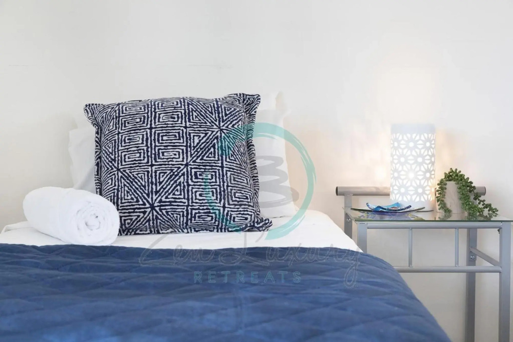 ZEN BY THE WATER - Darwin's Premier Ocean View Family Retreat