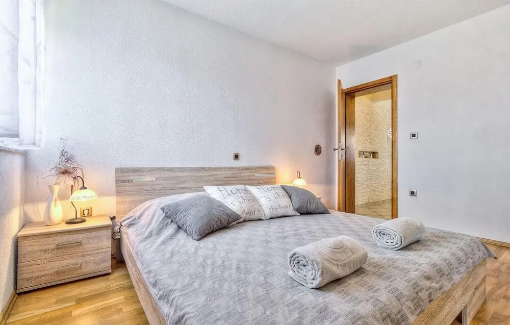 Lovely Home In Kastel