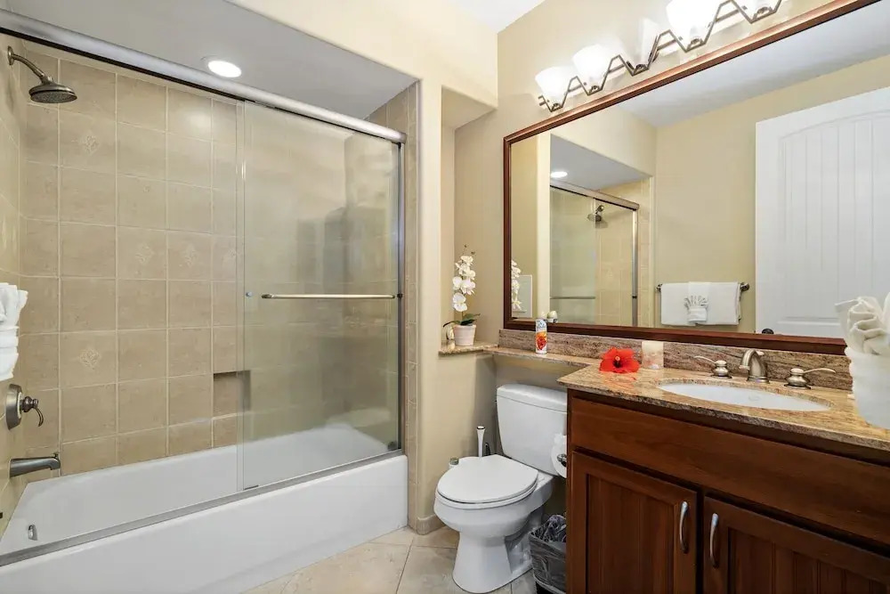 Waikoloa Beach S H32 2 Bedroom Condo by RedAwning