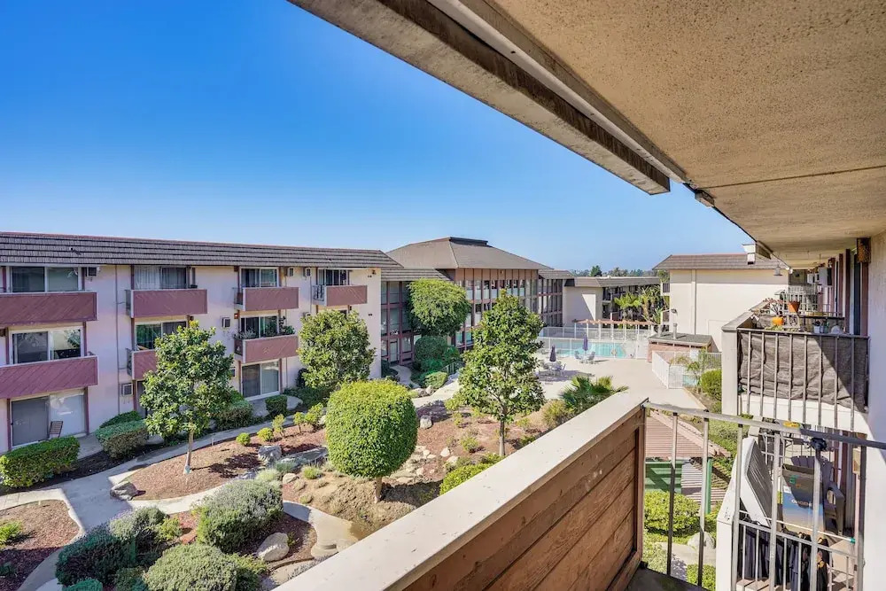 Steps to Csulb: Cozy Condo w/ Pool Access!
