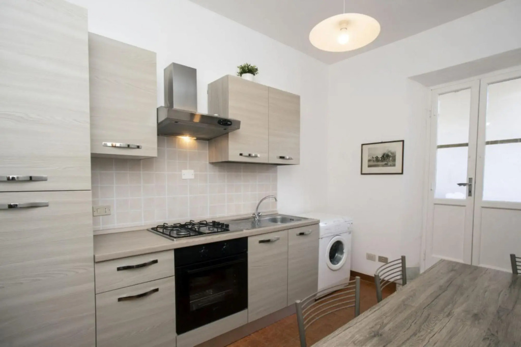 Four-room Scaglieri apartment 25 meters from the beach with private parking space-QUADRI SCAGLIERI