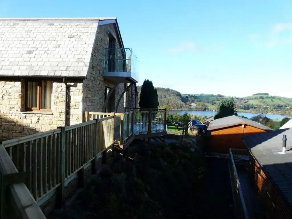 Redwood Lodge