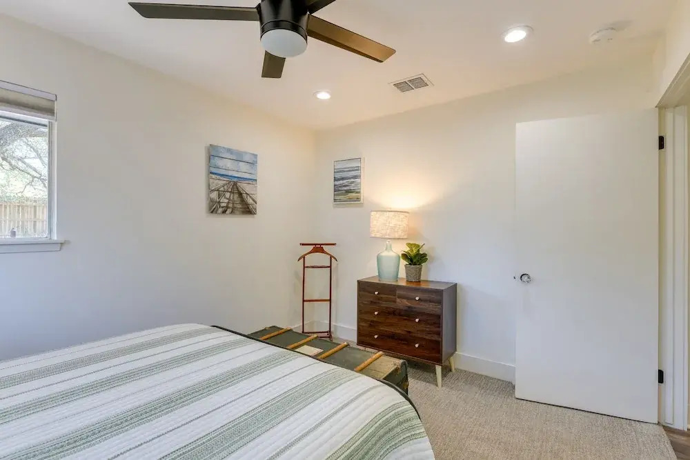 Pet-friendly Rockport Escape: 2 Mi to Beach!