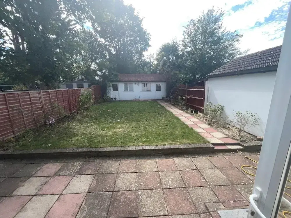 New Malden - 4 Beds - Sleeps 8 - Garden - Wifi