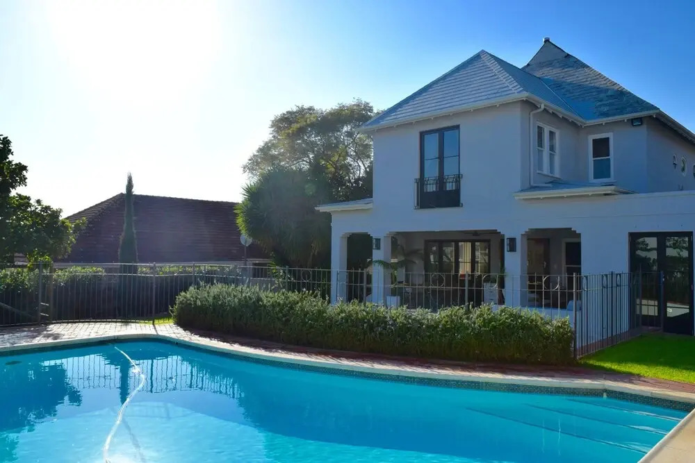 Open Plan 4 Bedroom Houses in City Heart