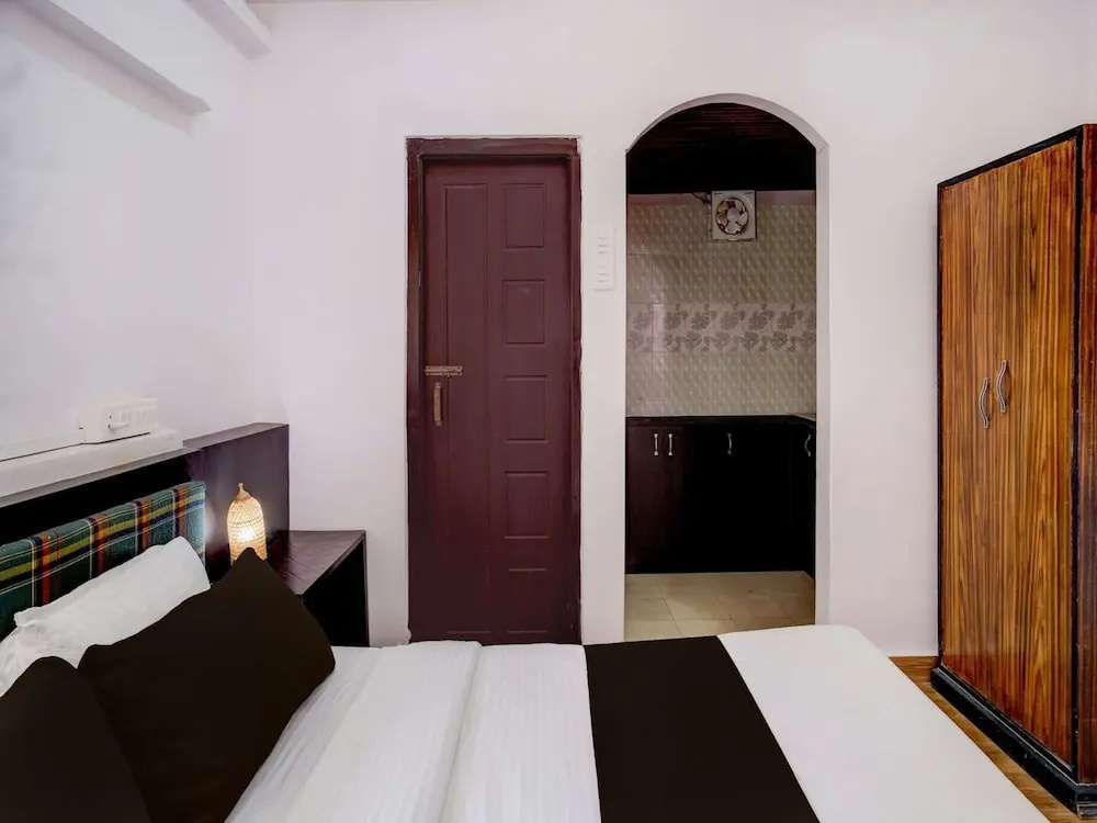 Deluxe55 Pillars House