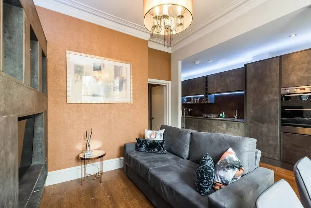 Beautiful 2 BED Apartment - Centre of Chelsea