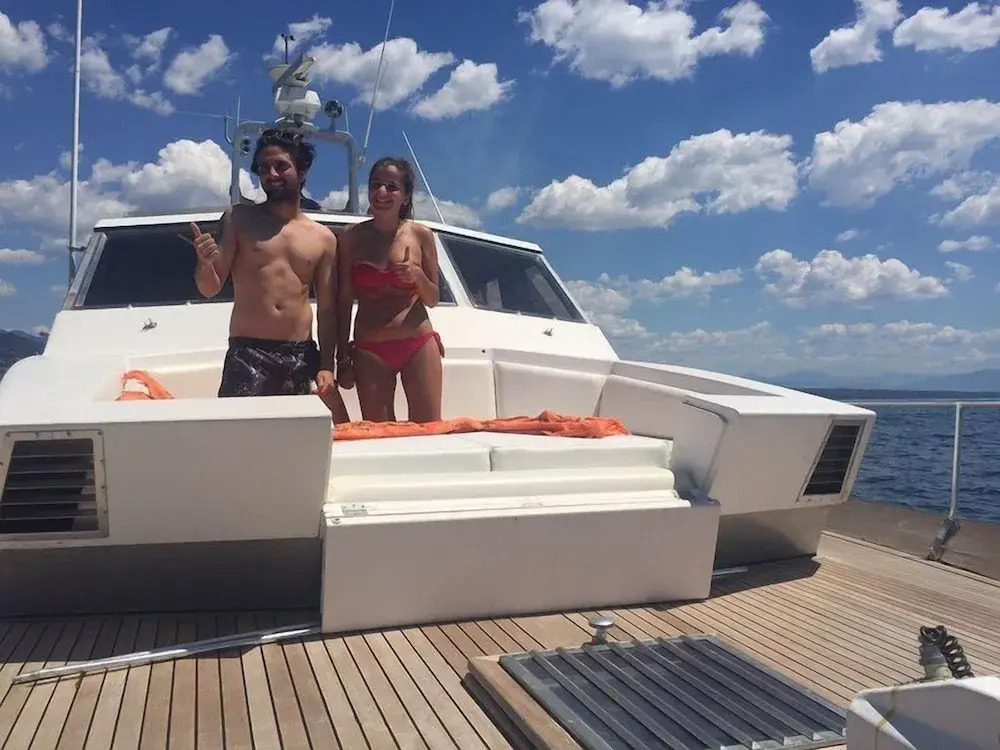 Akhir Cruise Charter