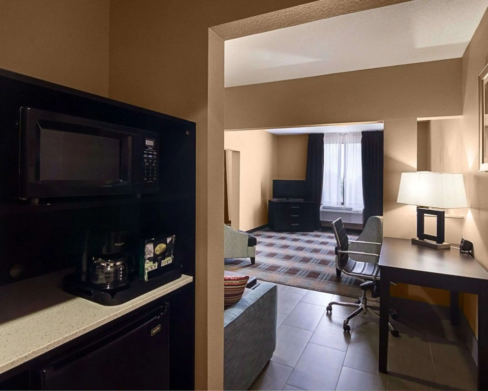Comfort Suites Houston West at Clay Road