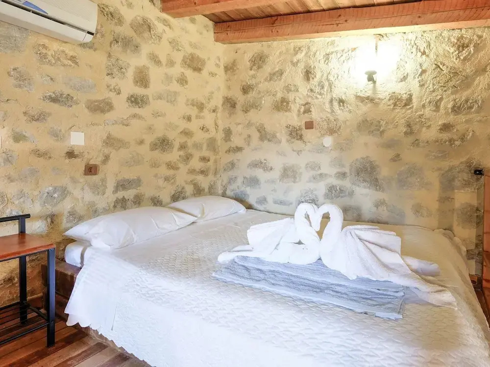 Inviting Villa In Palaiochora With Sea And Mountain Views