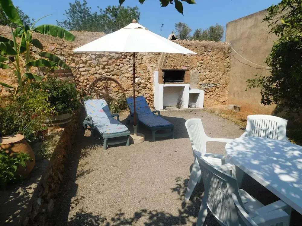 Spacious Villa Ideal Families and Groups