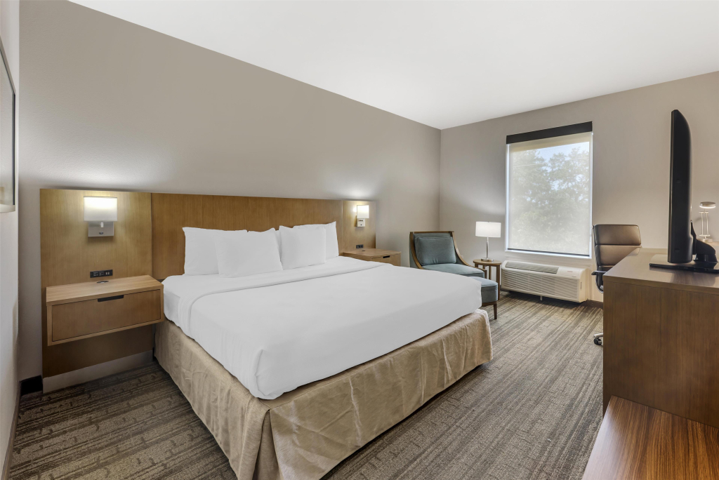 Best Western Green Oak Inn & Suites