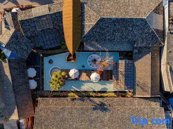 Yunnan Tengchong Beihai Granary Hot Spring Resort Hotel