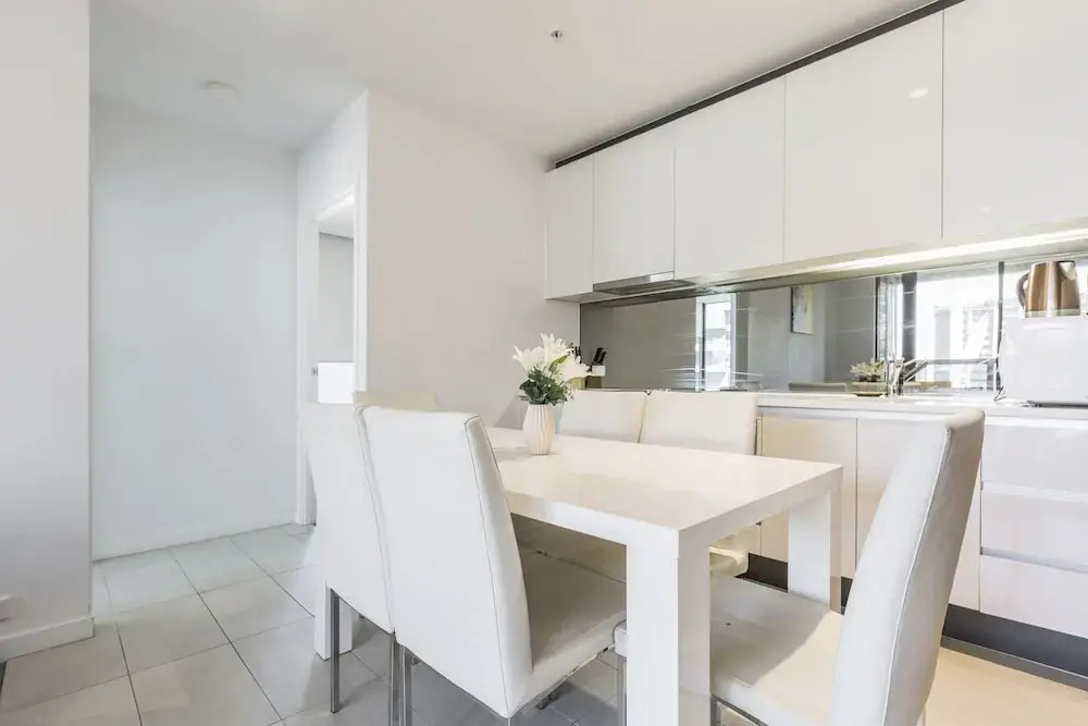 C3CBD Melbourne Apartment