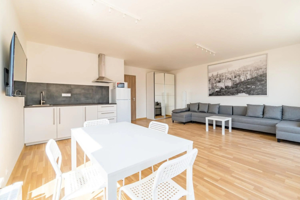 Penthouse with panoramic city view in Elite Rezidence